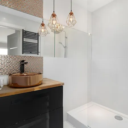 White And Blue In With View And Desk By Renters *