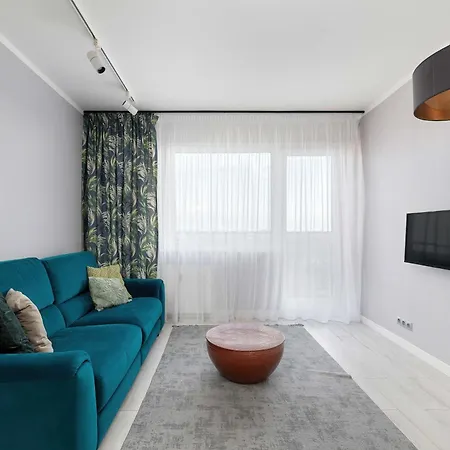 Modern City View Apartment In Szczecin With Balcony & Workspace By Noclegi Renters Szczecin