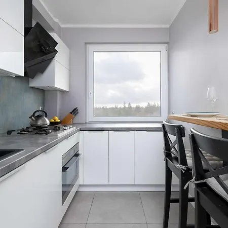 Lägenhet White And Blue In With View And Desk By Renters Szczecin