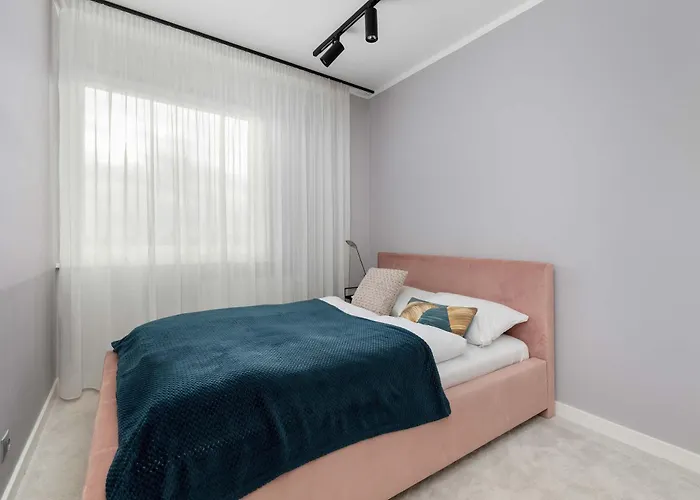 Apartament Modern City View Apartment In Szczecin With Balcony & Workspace By Noclegi Renters *