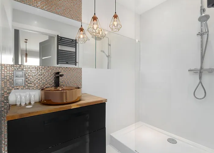 White And Blue In With View And Desk By Renters *