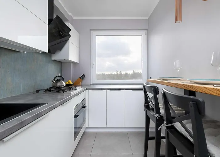 Lägenhet White And Blue In With View And Desk By Renters Szczecin