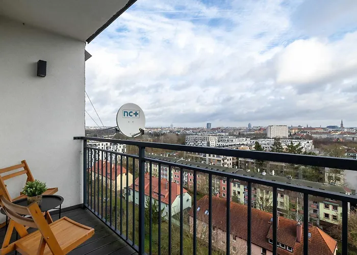 Lägenhet White And Blue In With View And Desk By Renters Szczecin